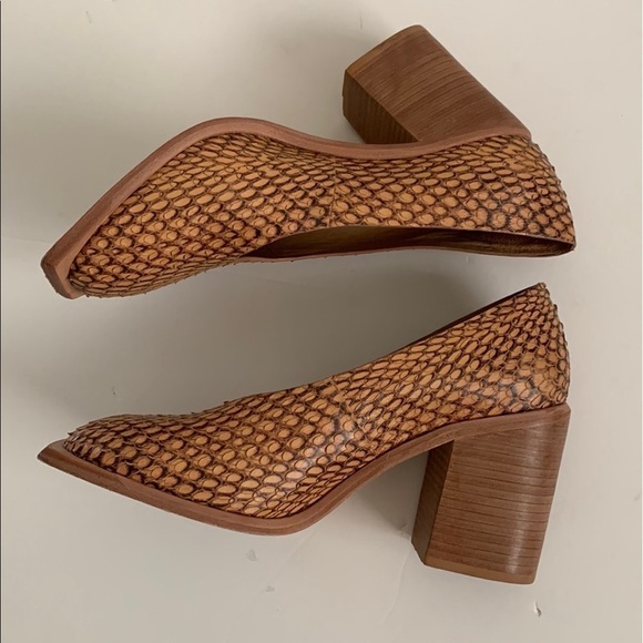 Wal & Pai Wade Pump in Burt Reptile - Picture 10 of 16